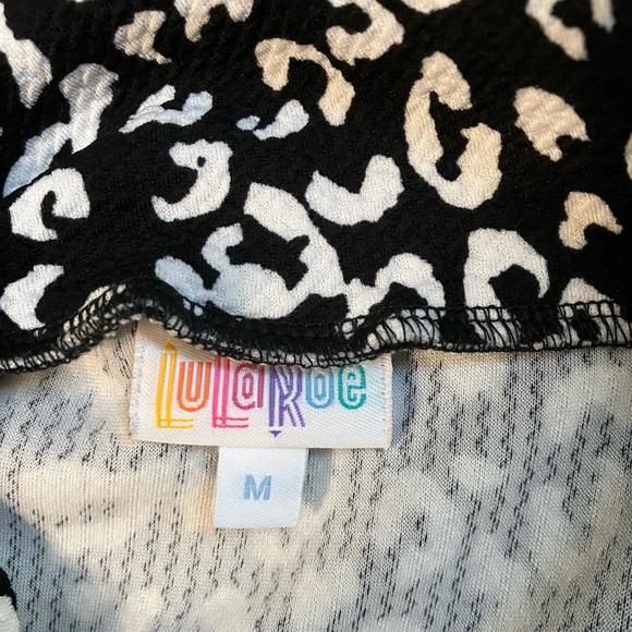 LulaRoe Leopard print stretchy pencil skirt.  Size M - Picture 2 of 2